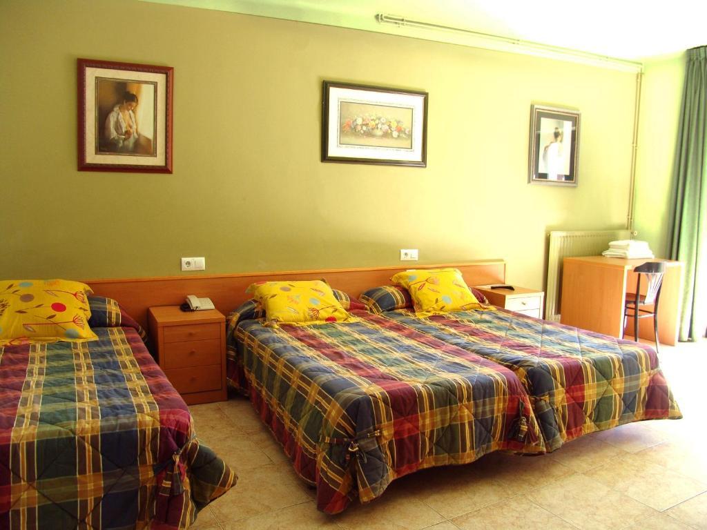 סנטה קולומה דה פרנרס Hotel Pinxo חדר תמונה